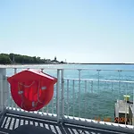 Rodzinny, Sloneczny Apartament W Dzielnicy Uzdrowiskowej, Blisko Plazy Апартаменты *