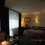 Rodzinny, Sloneczny Apartament W Dzielnicy Uzdrowiskowej, Blisko Plazy Апартаменты