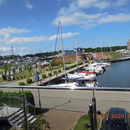 Rodzinny, Sloneczny Apartament W Dzielnicy Uzdrowiskowej, Blisko Plazy Апартаменти