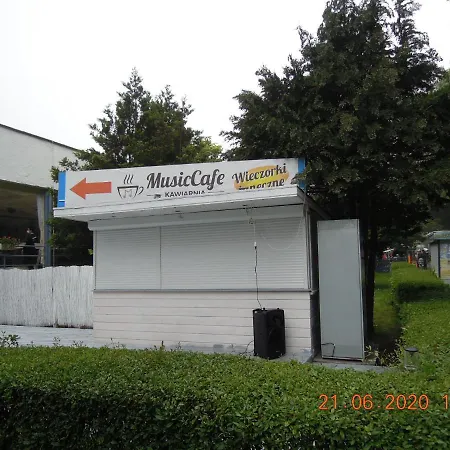 Rodzinny, Sloneczny Apartament W Dzielnicy Uzdrowiskowej, Blisko Plazy Апартаменти