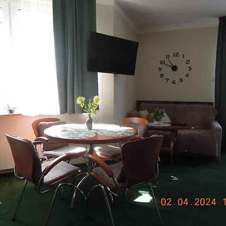 Rodzinny, Sloneczny Apartament W Dzielnicy Uzdrowiskowej, Blisko Plazy Апартаменти